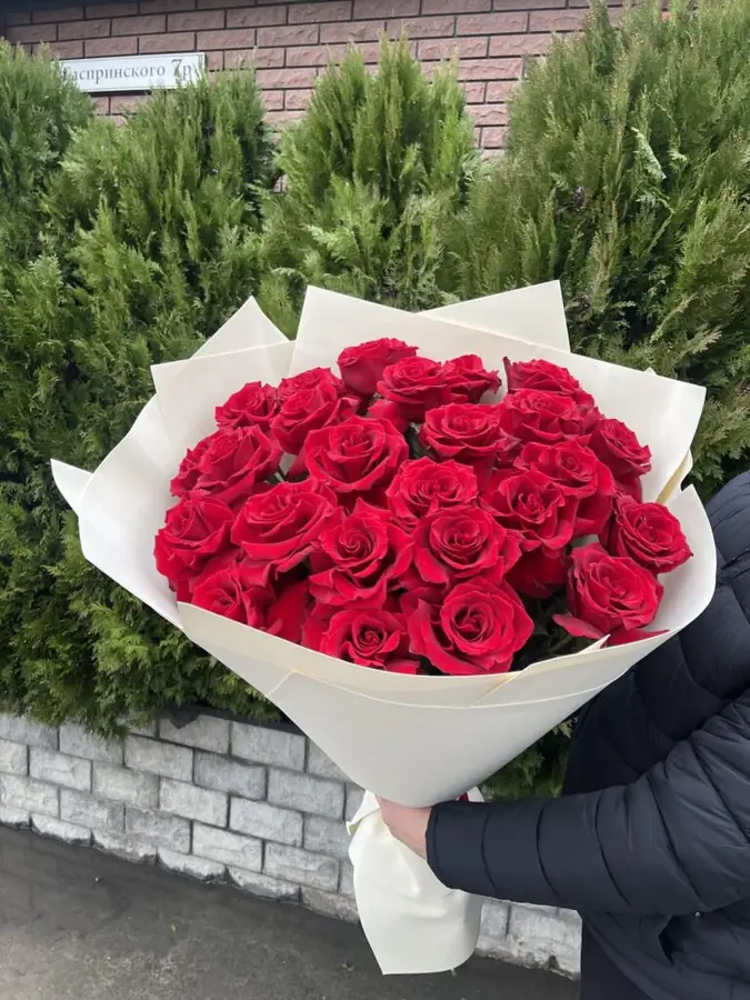 Букет из розы французского выворота сорта Эксплорер 25 шт. фото